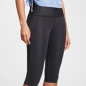 Gap Fit Crop Leggings in Sculpt Revolution